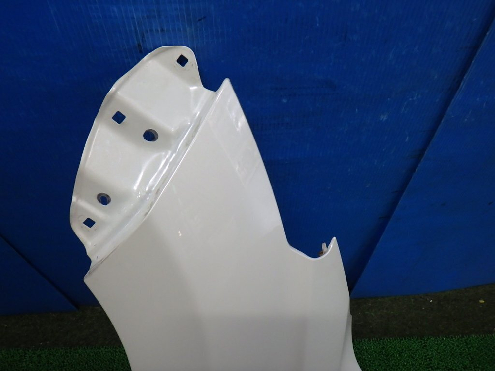 крыло переднее левое Toyota Ist NCP110