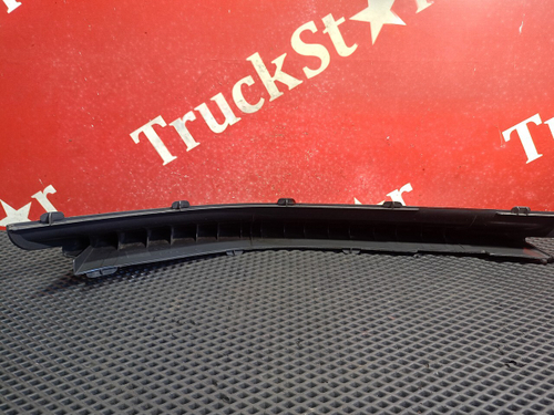 Накладка на крыло левая