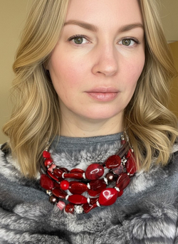 Колье из бусин на проволоке с памятью