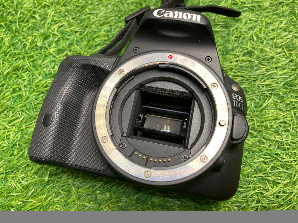 Canon 100D Kit 18-55mm 3.5-5.6 IS STM 3.800 кадров