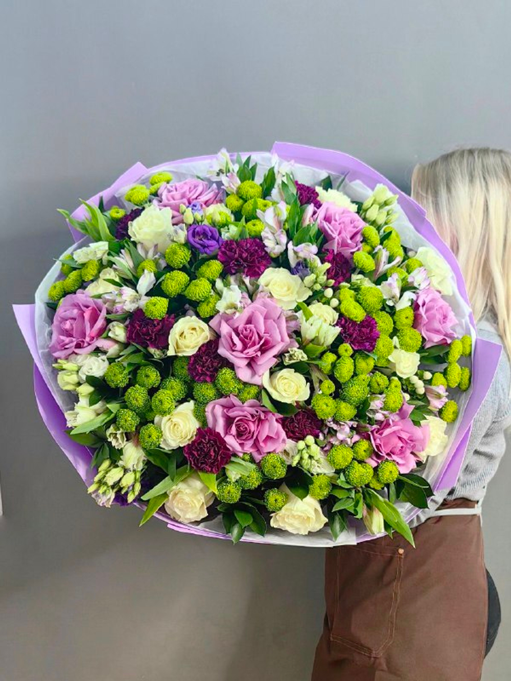 Авторский букет в сиренево-зеленой гамме