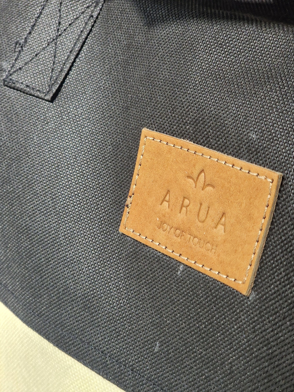 4870245081692 ARUA подушка 50*70 с серым кантом ,вес подушки 950гр(с сумкой - чехлом из Спанбонда)