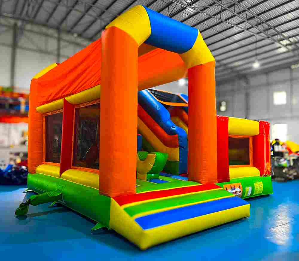 Коммерческий надувной батут «Радужный» с крышей, 5,9*5*3,5 м