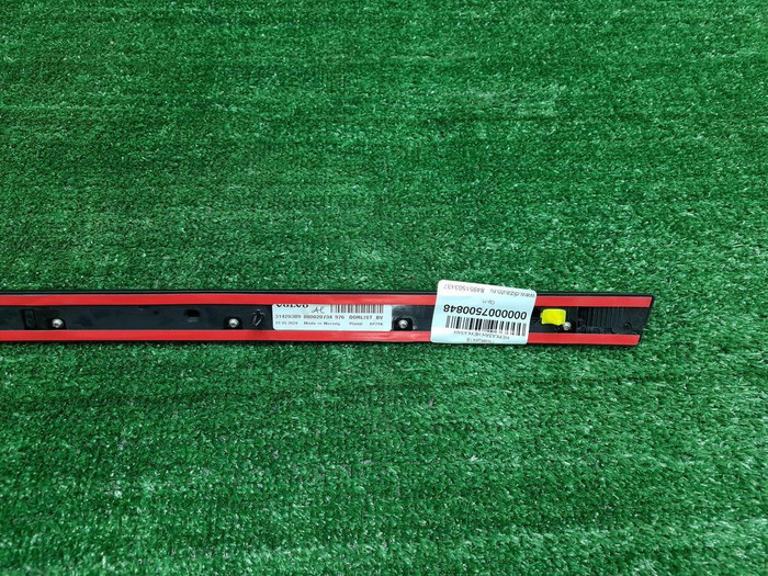 Накладка двери задняя левая Volvo V90 (2016-н.в.)