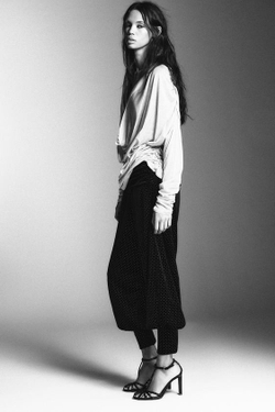 ZARA БЛЕСТЯЩИЕ БАРХАТНЫЕ БРЮКИ BAGGY, ЧЕРНЫЙ