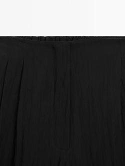 Massimo Dutti Брюки из высокотехнологичной ткани с защипами, черный