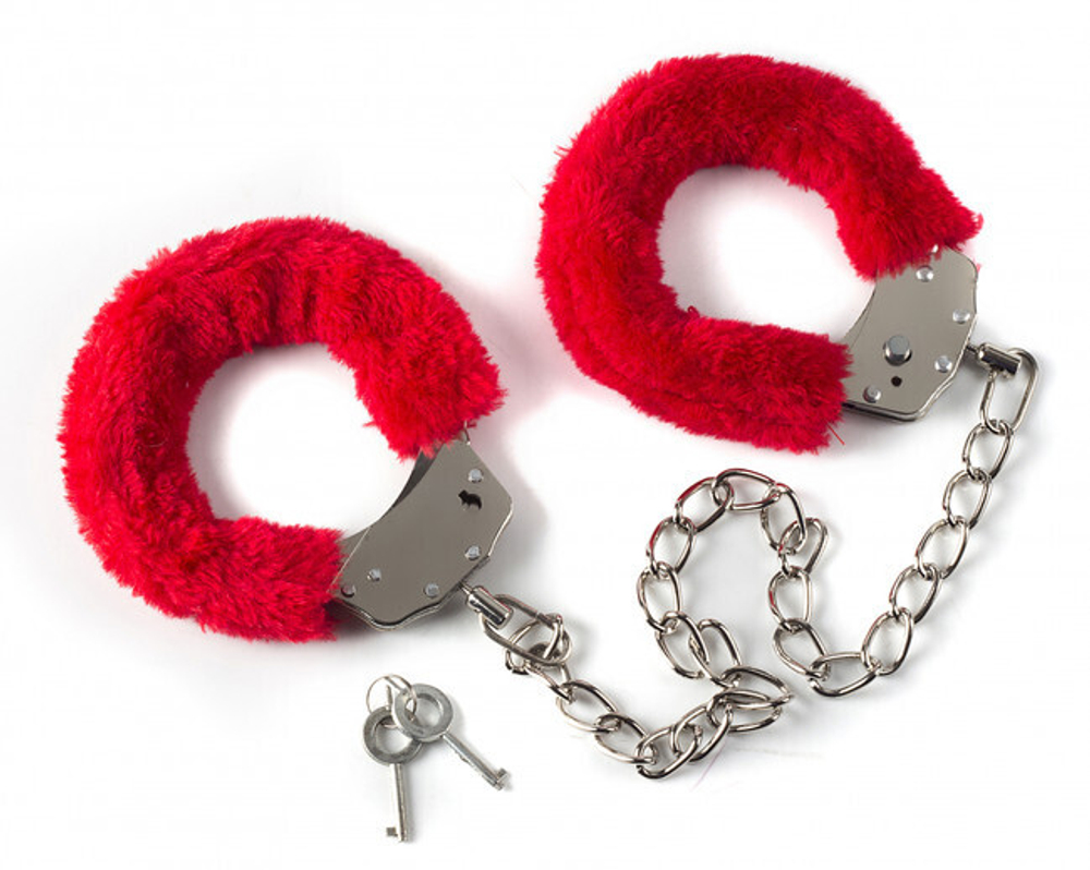 Металлические оковы на ноги с красным мехом Ankle Cuffs Red (Цвет: красный с серебристым)