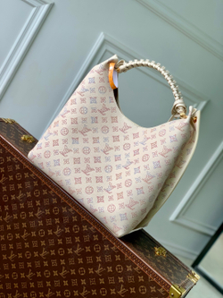 Louis Vuitton Carmel
