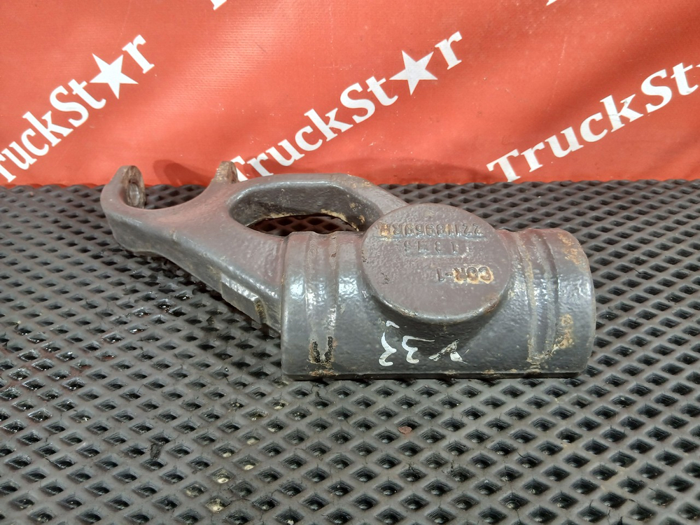 Кронштейн амортизатора переднего правый