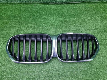 Решетка радиатора BMW X1 F48 (2019-2022)