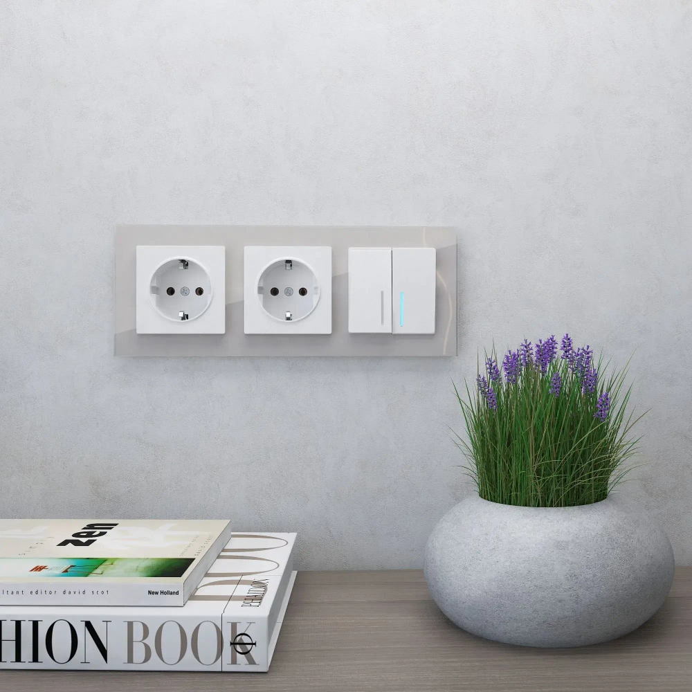 Рамка на 3 поста Favorit (дымчатый,стекло) W0031117