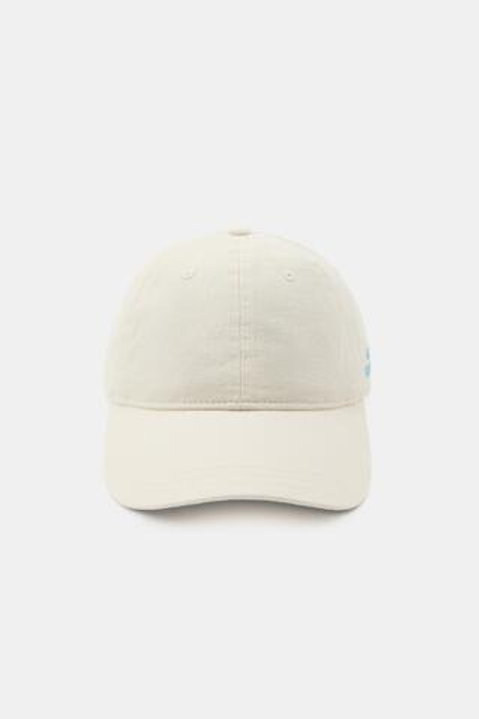 ZARA КЕПКА ИЗ САРЖИ С ВЫШИТЫМ ТЕКСТОМ, ЭКРЮ