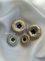 Пуговицы в форме цветка золотые с коричневой серединой