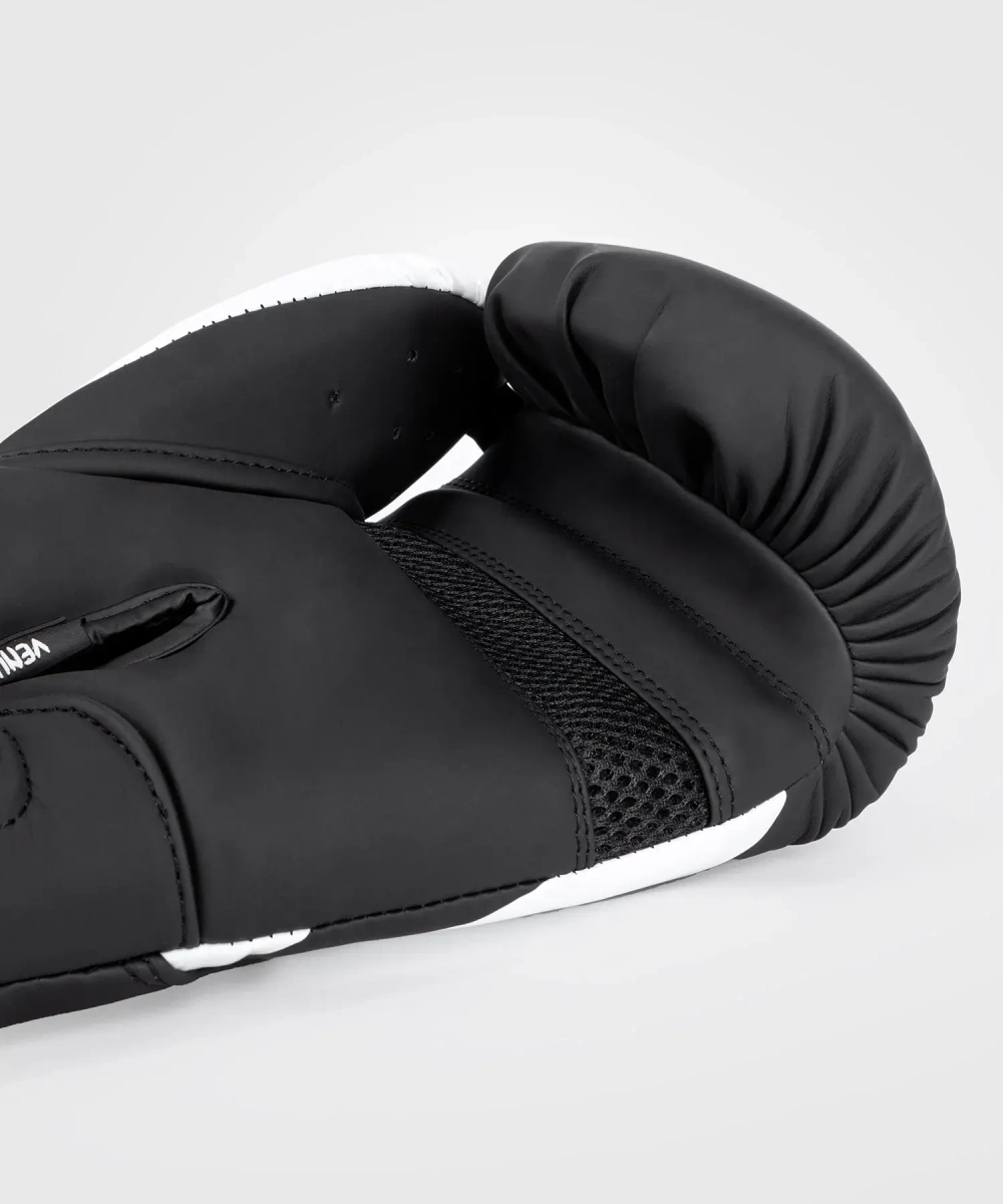 Боксерские перчатки Venum Challenger 4.0 Black/White