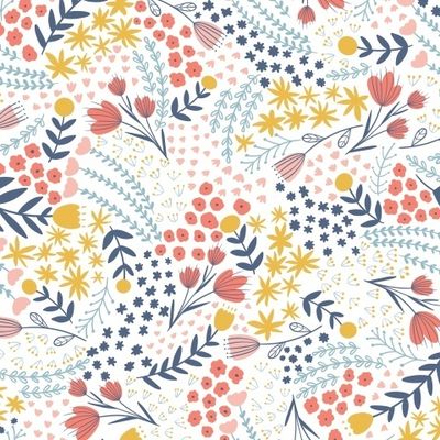 Яркие цветы на белом фоне