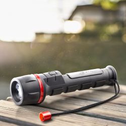 Светодиодный фонарь ЭРА R2AA ручной на батарейках резина | Универсальные  фонари