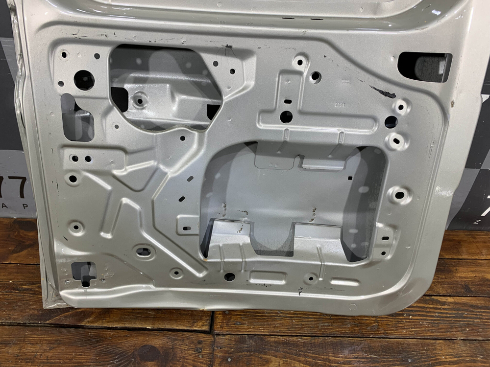 Дверь багажника левая Lada Largus 12-нв Б/У Оригинал 901010231R