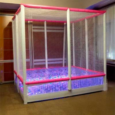 Игровой детский батут с LED-подсветкой в безопасном ограждении, 2,5х2,5х2,75 м