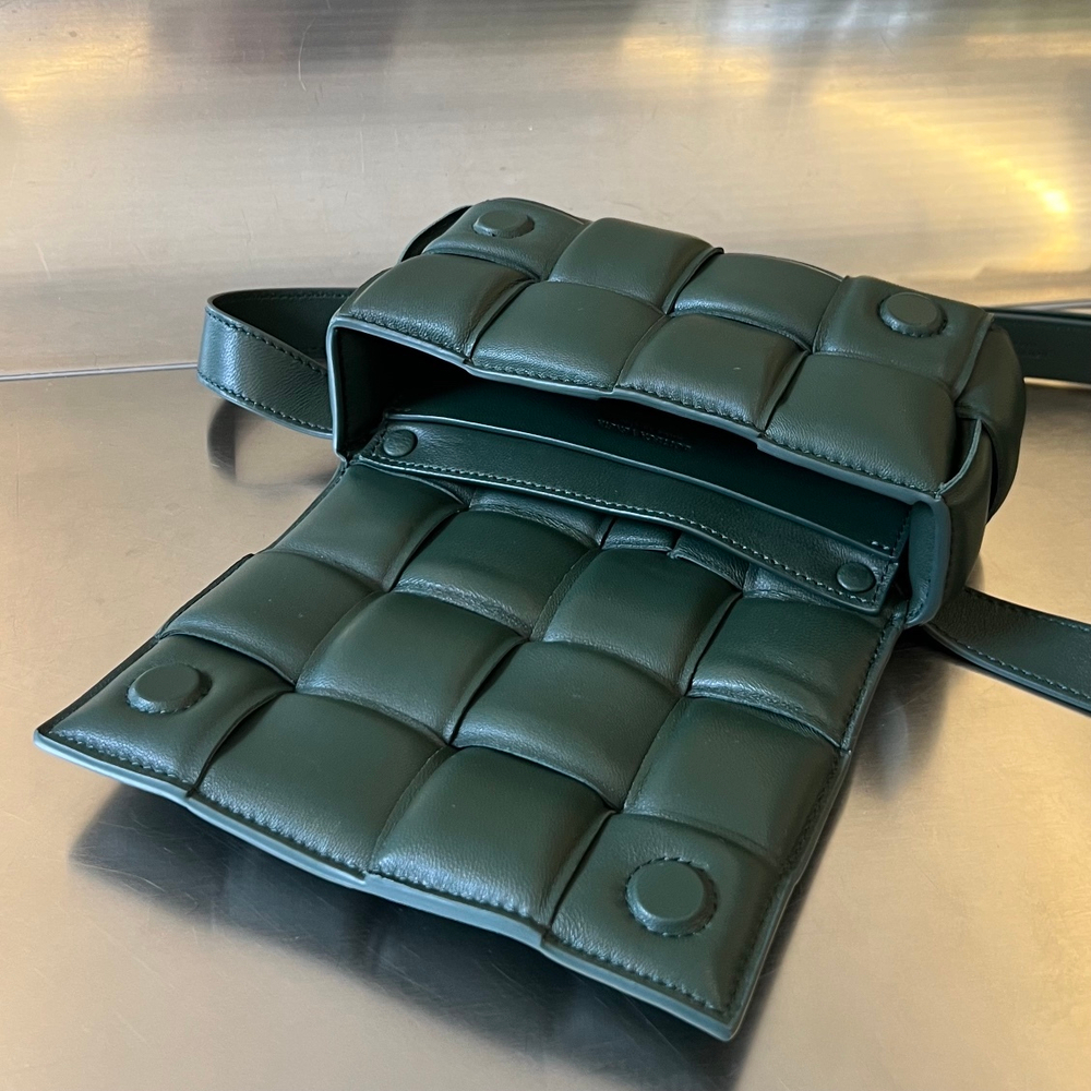 Bottega Veneta Mini Cassette 18 cm