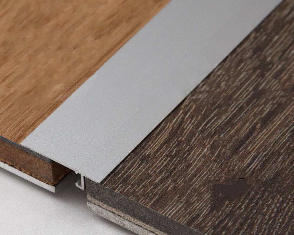 Алюминиевый порог для пола НЕПЛИНТУС UL25X6-01L Серебро матовое 25х6х2000 мм