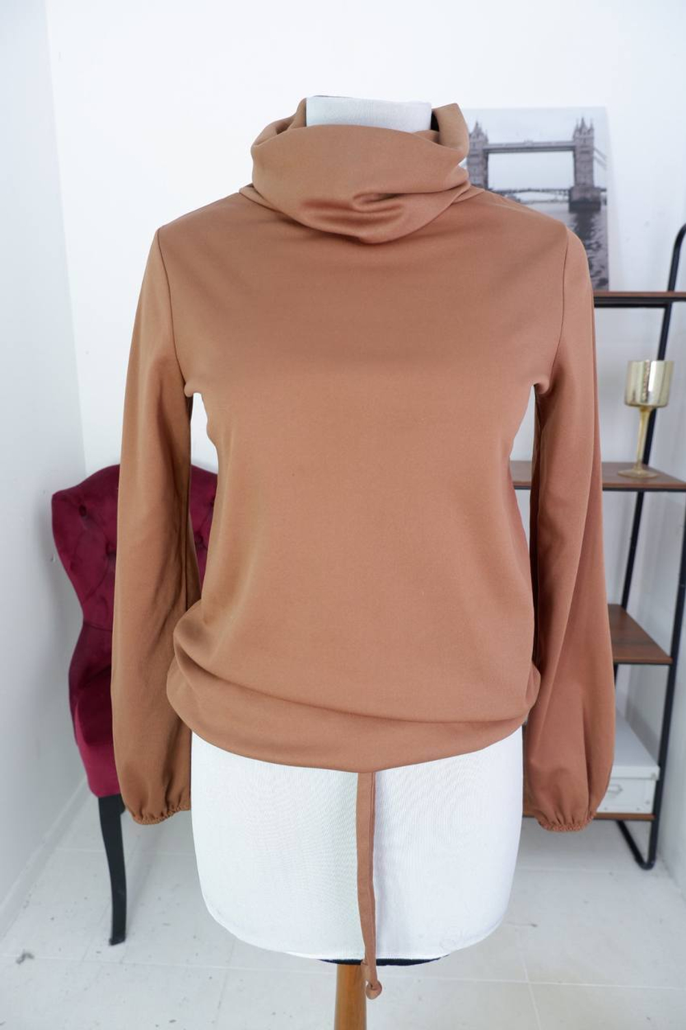 Кофта приятная к телу, визуально 44 размер