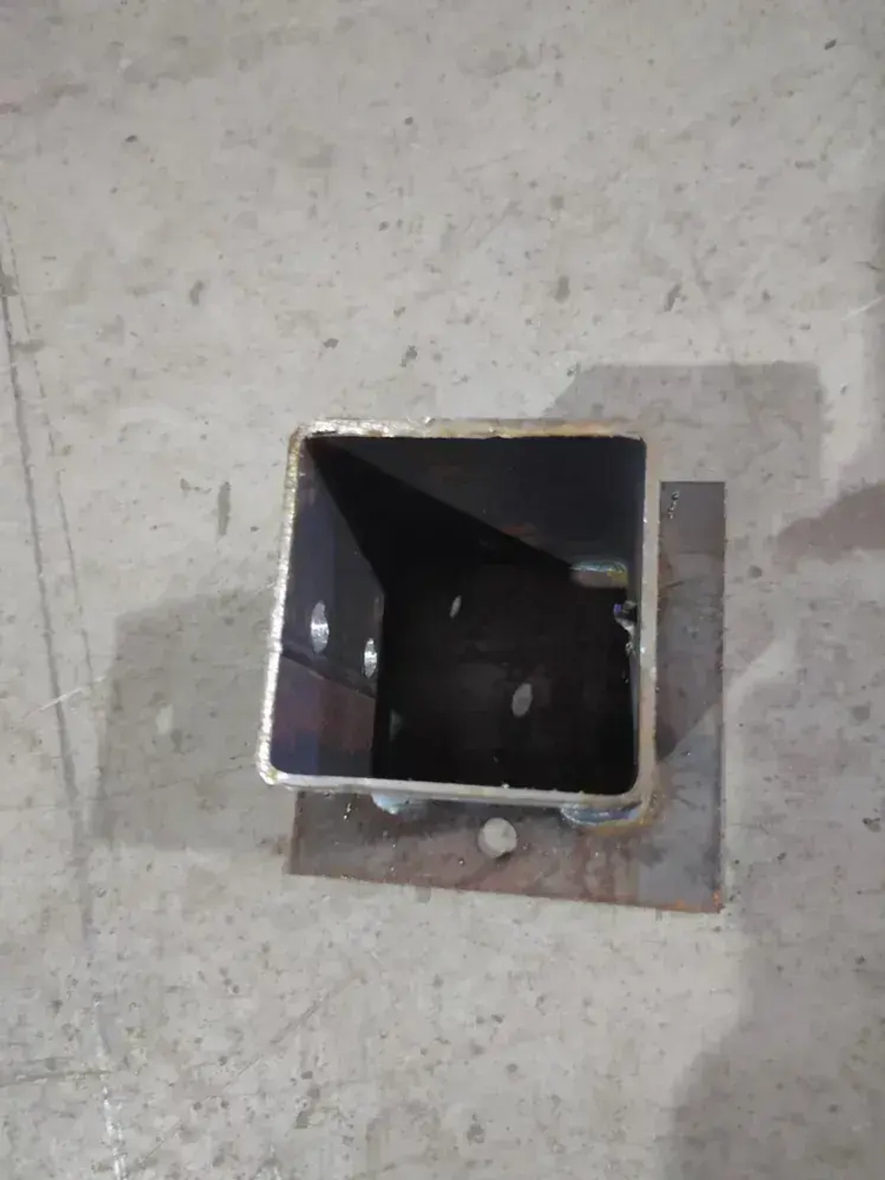 Опора для бруса 60х60, некрашеная