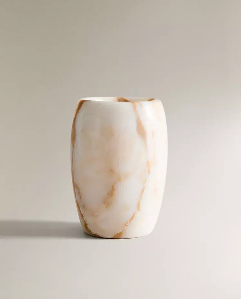 ZARA HOME СТАКАН ДЛЯ ЗУБНЫХ ЩЕТОК ИЗ МРАМОРА, ЭКРЮ