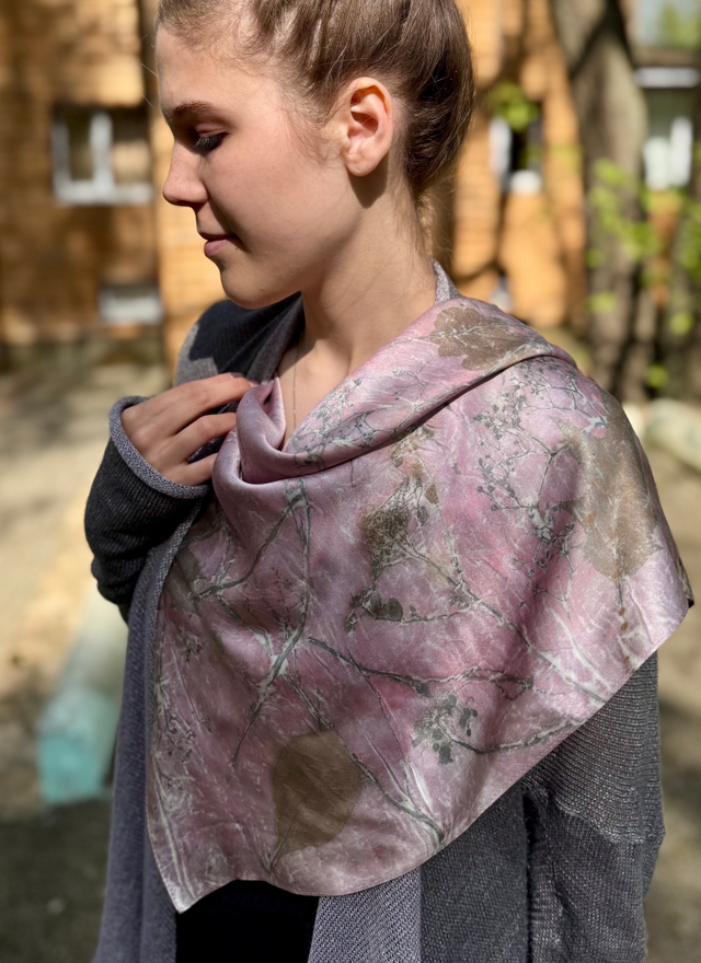Шелковый  платок «Розовые тени», экопринт