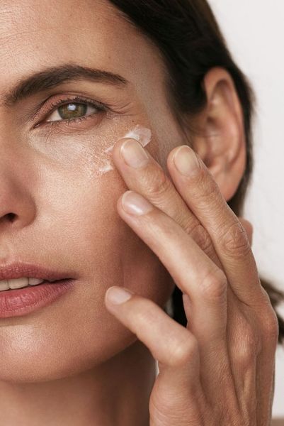 Антивозрастной крем с лифтинг-эффектом: Ваш двойной удар по морщинам и потере упругости Антивозрастной крем с лифтинг-эффектом: Ваш двойной удар по морщинам и потере упругости