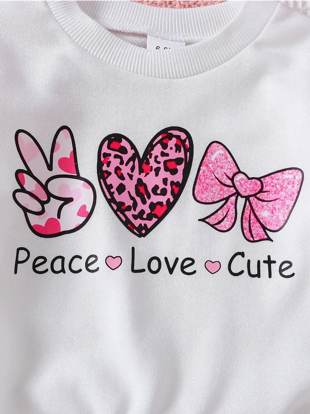 Летний костюм для девочки нарядный