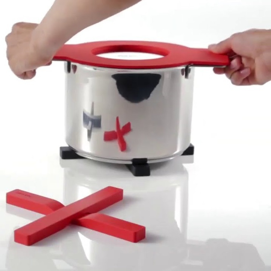 Подставка под горячее магнитная Magnetic trivet красная, Eva Solo