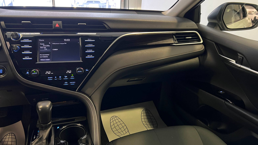 Toyota Camry, 2018 год