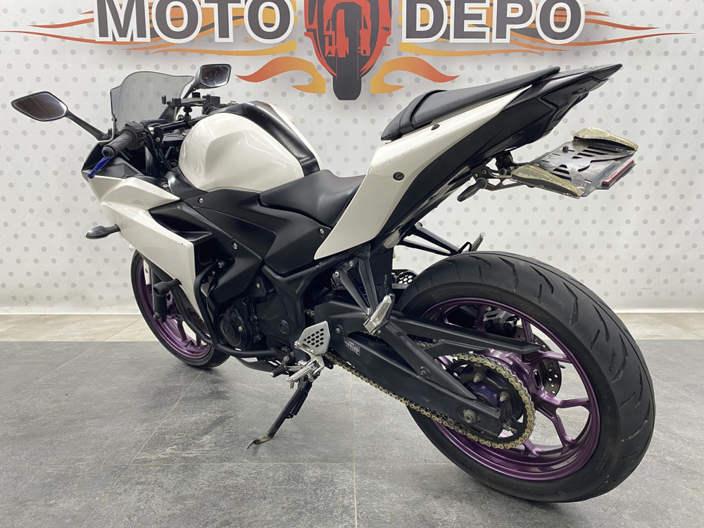 Yamaha YZF-R25 , 2015