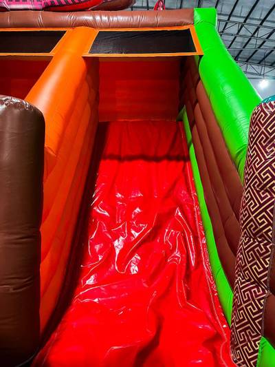 Коммерческий надувной батут “Хижина Дракона” 7,5*6,5*5,5 м