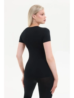 Футболка летняя с V-вырезом