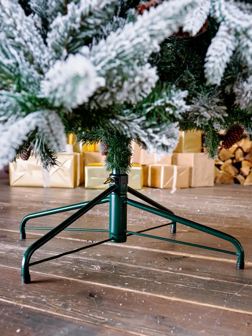 Заснеженная елка с гирляндой встроенной «Saint Paul» (Литая+пвх) от 1,8 м до 3 м