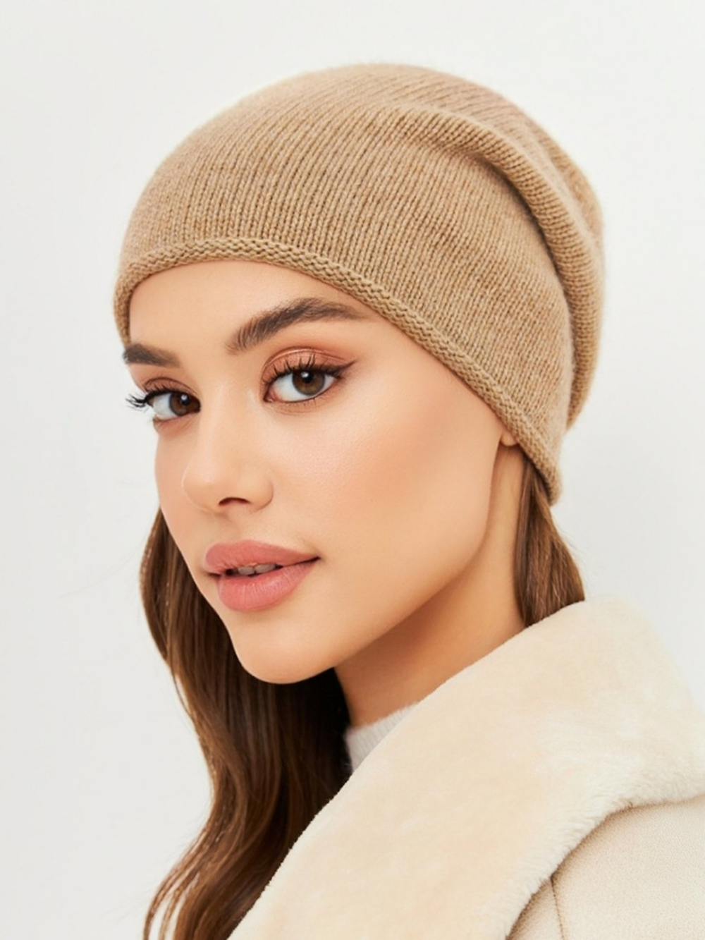 Шапка LACE удлиненная одинарная,с руликом с содержанием кашемира