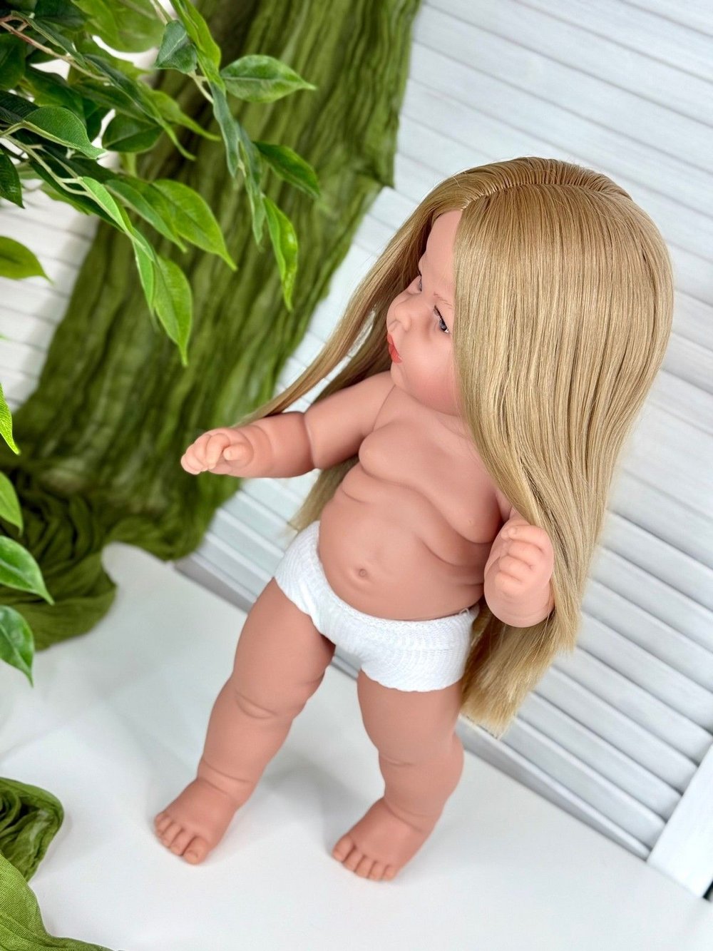 Кукла Manolo Dolls виниловая Carabonita без одежды 47см (7313A1)