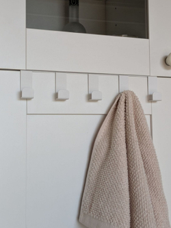 Вешалка крючки на дверь кухонного гарнитура, шкафа, белая