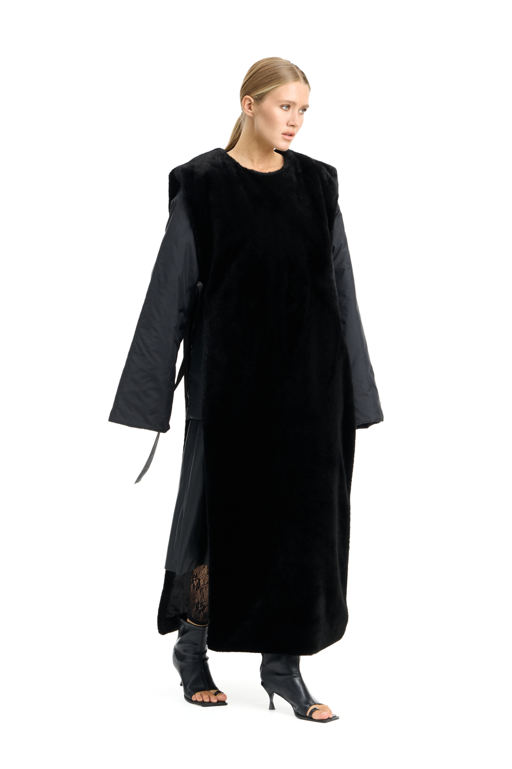 Меховая манишка и ворот NOT USUALLY Black