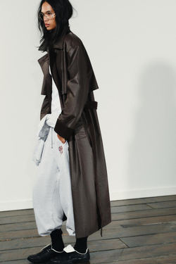 ZARA ДЛИННЫЙ ТРЕНЧ С ВОЩЕНЫМ ПОКРЫТИЕМ И ВЕЛЬВЕТОВЫМИ МАНЖЕТАМИ, ТЕМНО-КОРИЧНЕВЫЙ