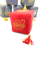 Кубик VOLVO (экокожа, красный с золотой вышивкой)