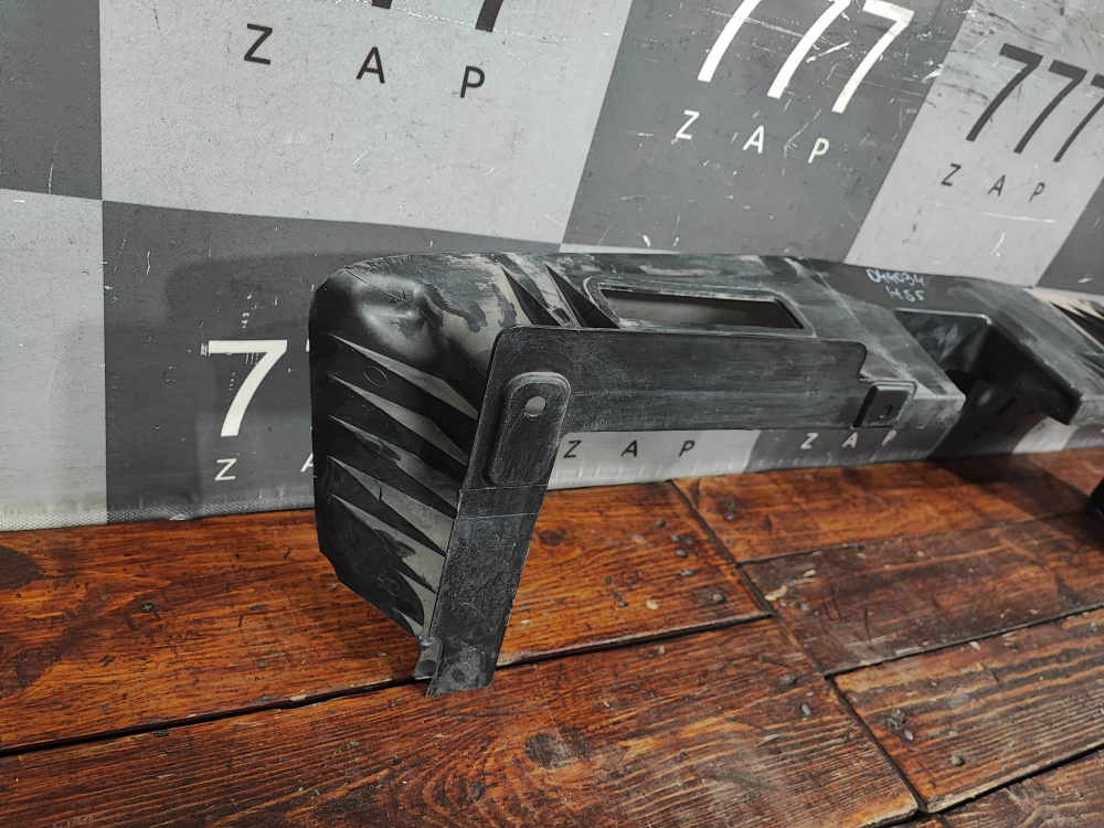 Дефлектор радиатора Hongqi HS5 19-нв Б/У Оригинал 5006667DD01