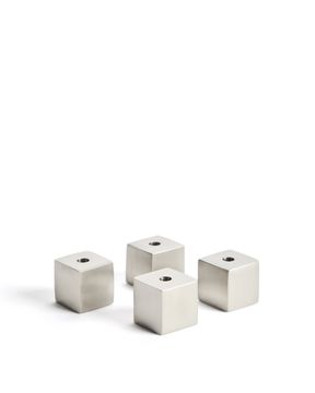 Набор из 4 подсвечников Acadia из нержавеющей стали с серебристым покрытием