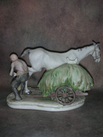 Статуэтка. Фарфор. Коваль подковывает лошадь. Capodimonte. Италия