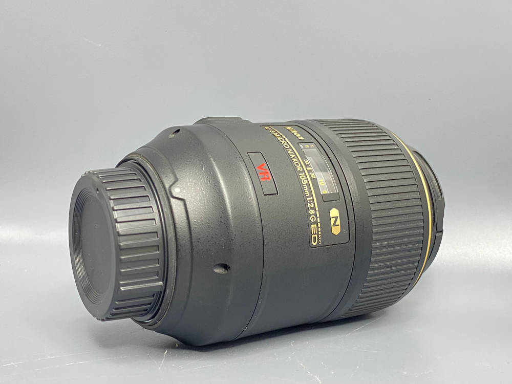 Nikon 105mm 2.8G IF-ED AF-S VR Micro-Nikkor