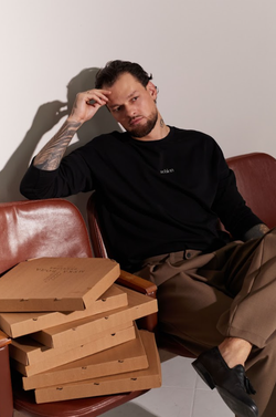 Лонгслив черный из 100% хлопка