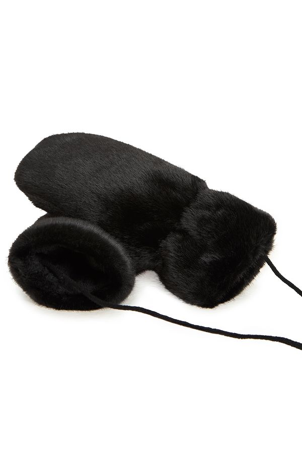 Варежки зимние из эко-меха черного цвета