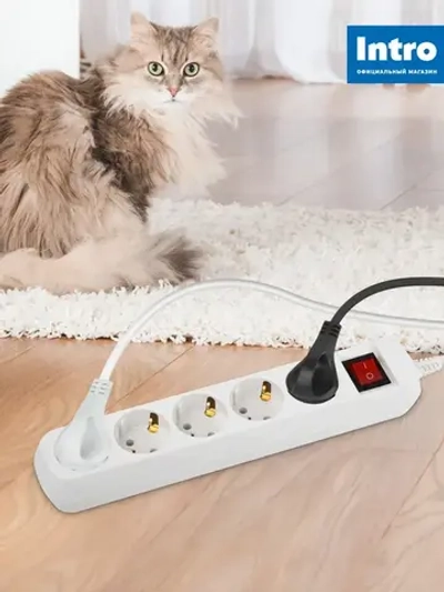 Удлинитель электрический Intro UES550-W с заземлением с выключателем 5 розеток 5 м ПВС 3х0,75мм2 10А белый
