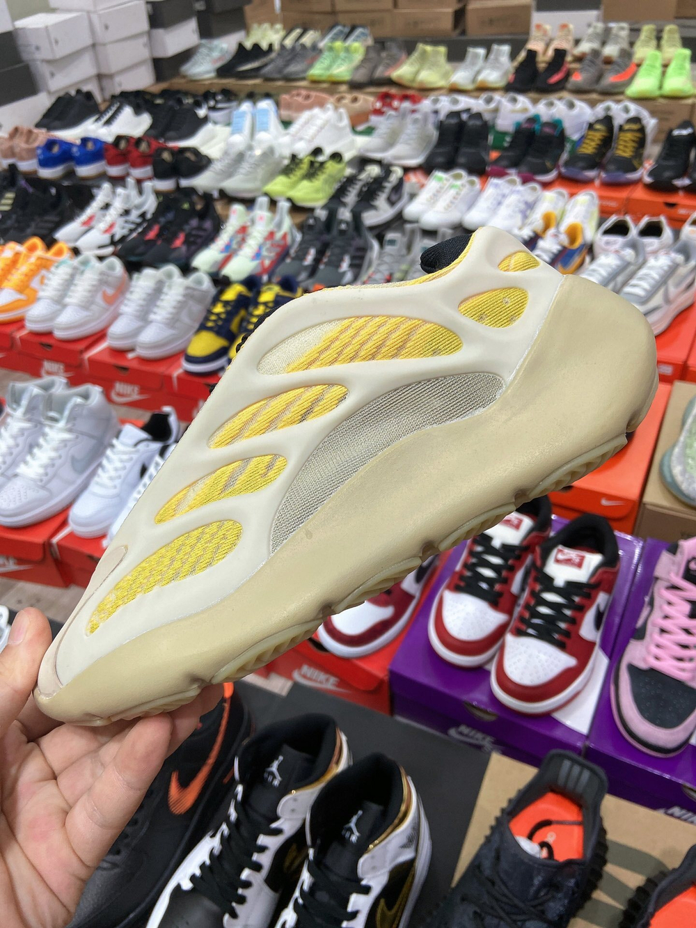 adidas Yeezy 700 V3 "Safflower"